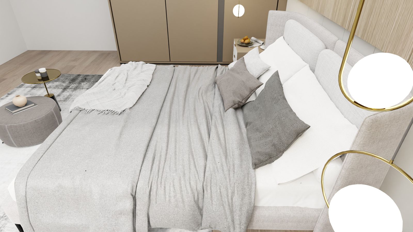 Rustige slaapkamer in zachte greige en taupe tinten met grijs beddengoed en gouden lamp